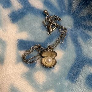 Faux Pearl Clam Necklace